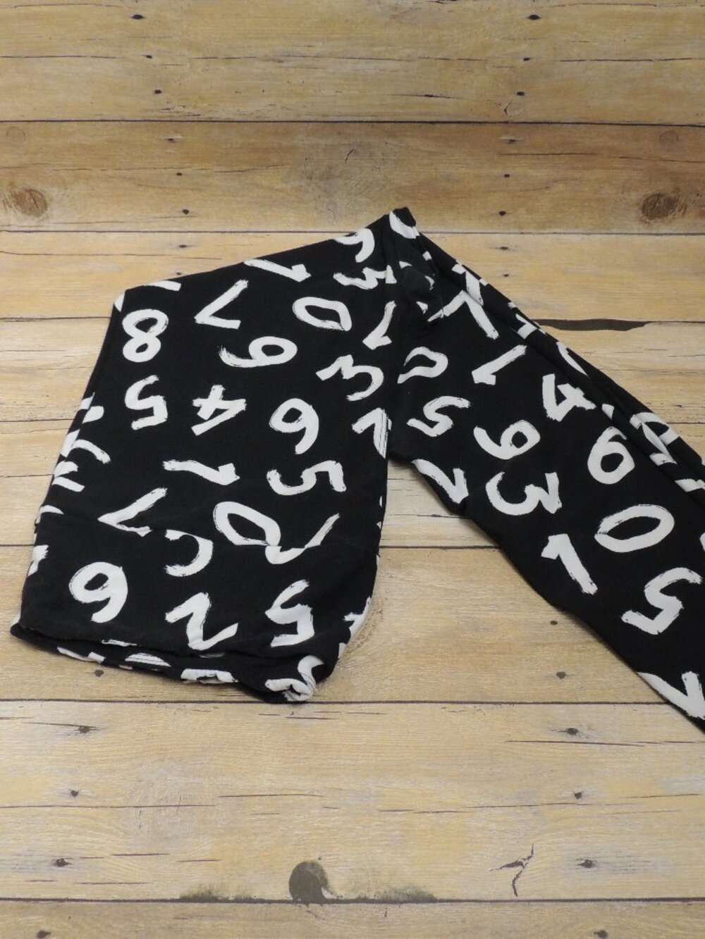 LuLaRoe Number Pattern Women's Leggings Size T/C